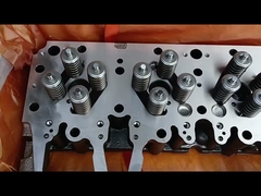 قطعة محرك الديزل الفضية الساطعة المصممة خصيصًا لمجموعة CAT